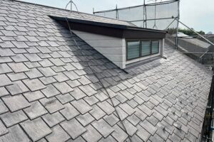 横浜市港南区でカバー工法による屋根修理とと外壁の雨漏り修理　施工前写真
